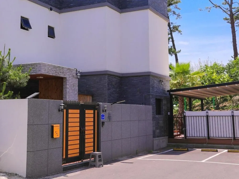게스트하우스 Jeju Sky Castle Pool Villa